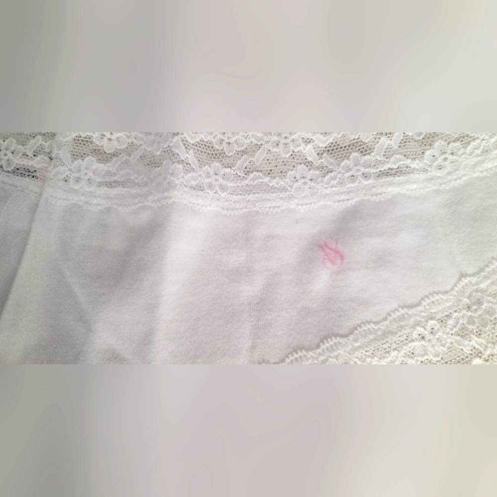(NWOT) Victoria's Secret, white cheeky panty set of 2 size M. - Picture 4 of 5